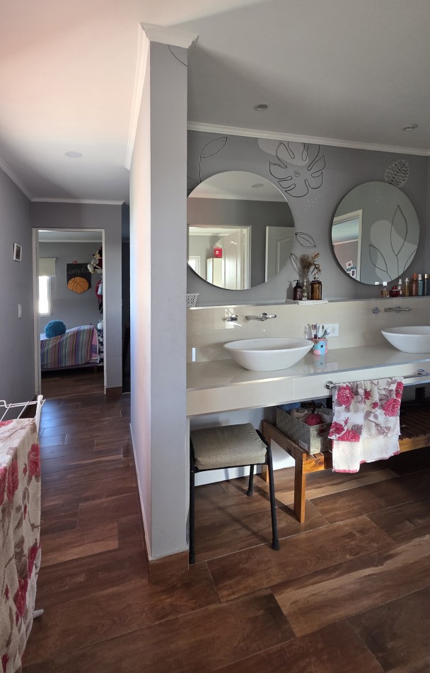 Casa 5 Ambientes con Piscina Climatizada - Barrio Privado Tierras del Mar