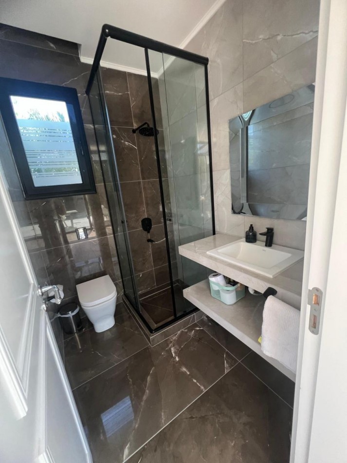 Hermosa Casa Ubicada en Barrio Privado