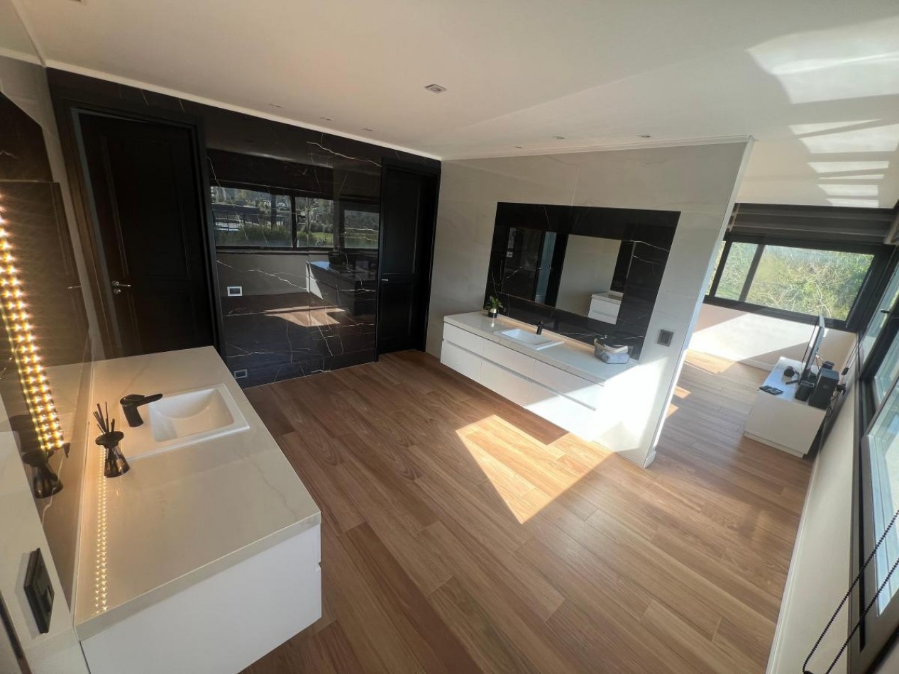 Hermosa Casa Ubicada en Barrio Privado