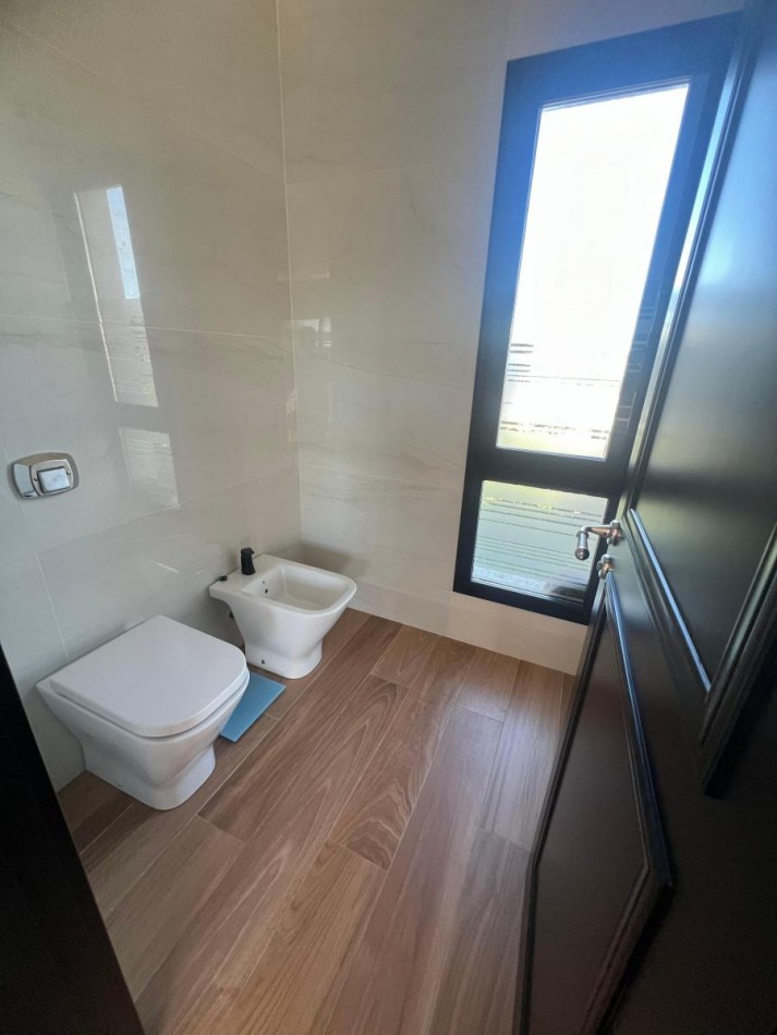 Hermosa Casa Ubicada en Barrio Privado