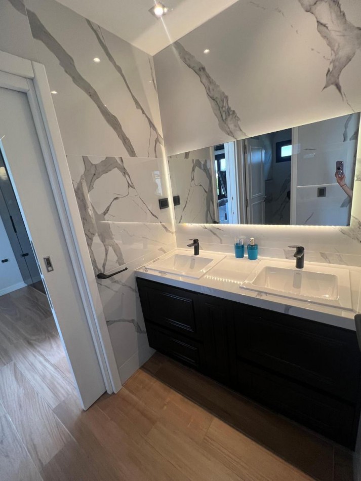 Hermosa Casa Ubicada en Barrio Privado