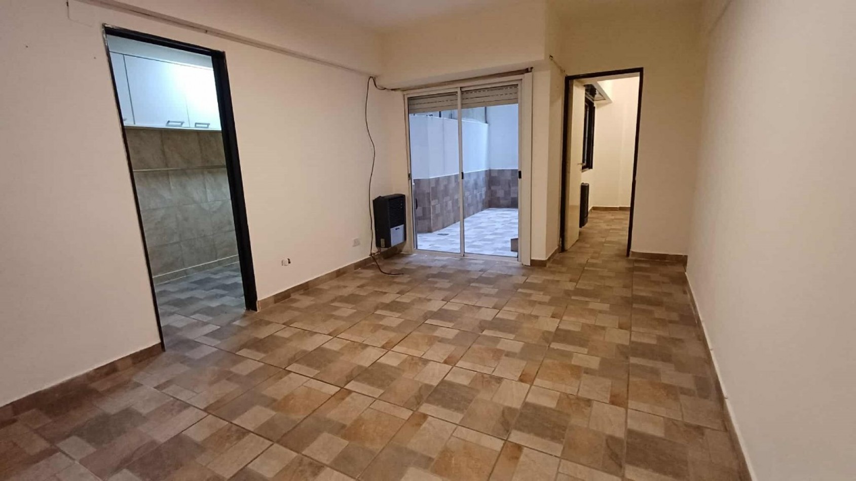 2 AMBIENTES RECICLADO CON PATIO