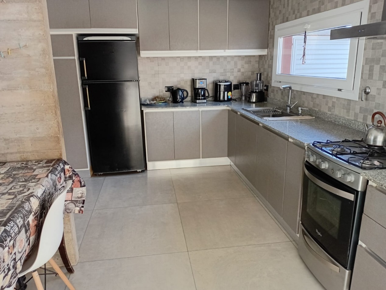 CASA 4 AMBIENTES EN DOS PLANTAS