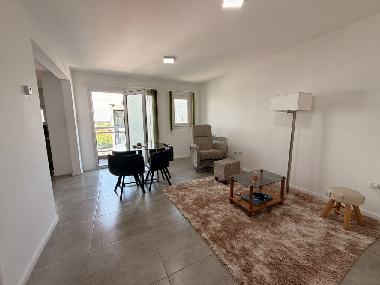 2 AMBIENTES A LA CALLE CON BALCON -COCHERA Y BAULERA