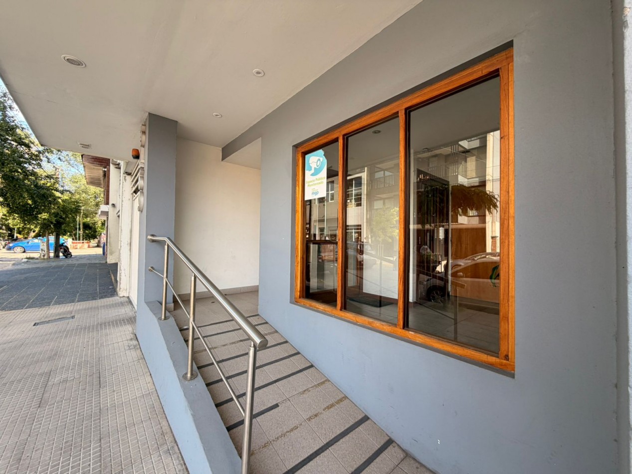 2 AMBIENTES A LA CALLE CON BALCON -COCHERA Y BAULERA