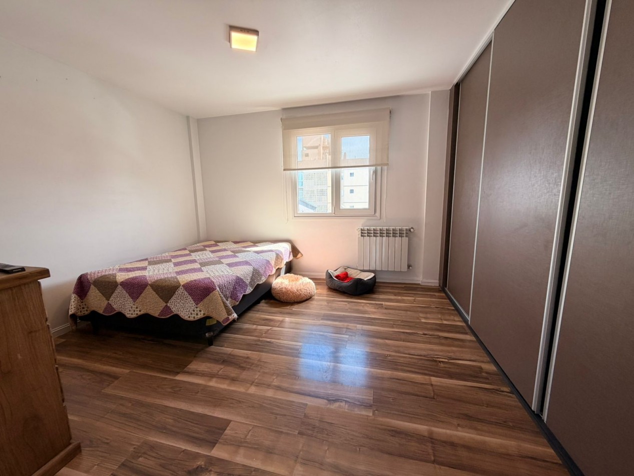 2 AMBIENTES A LA CALLE CON BALCON -COCHERA Y BAULERA