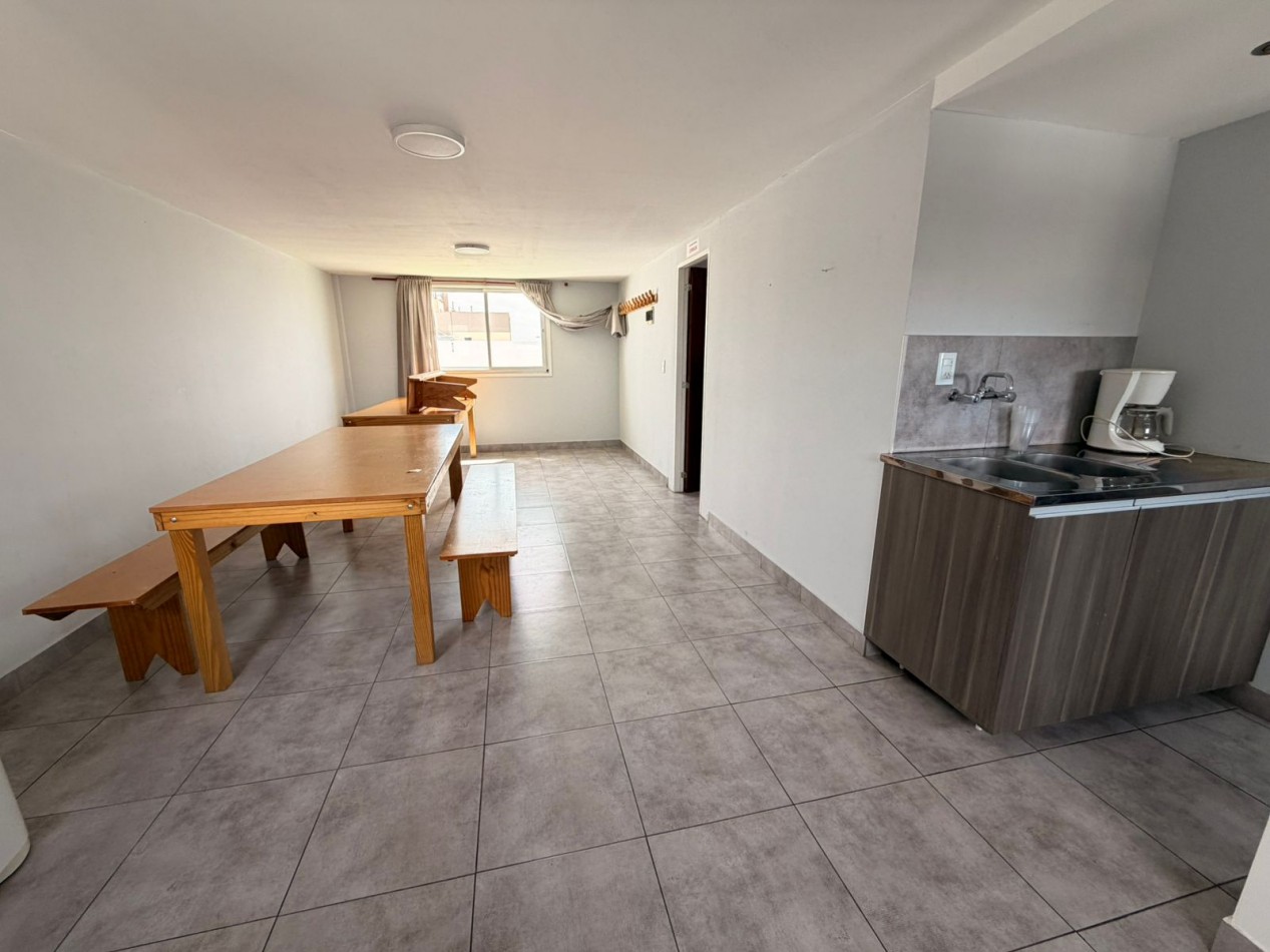 2 AMBIENTES A LA CALLE CON BALCON -COCHERA Y BAULERA