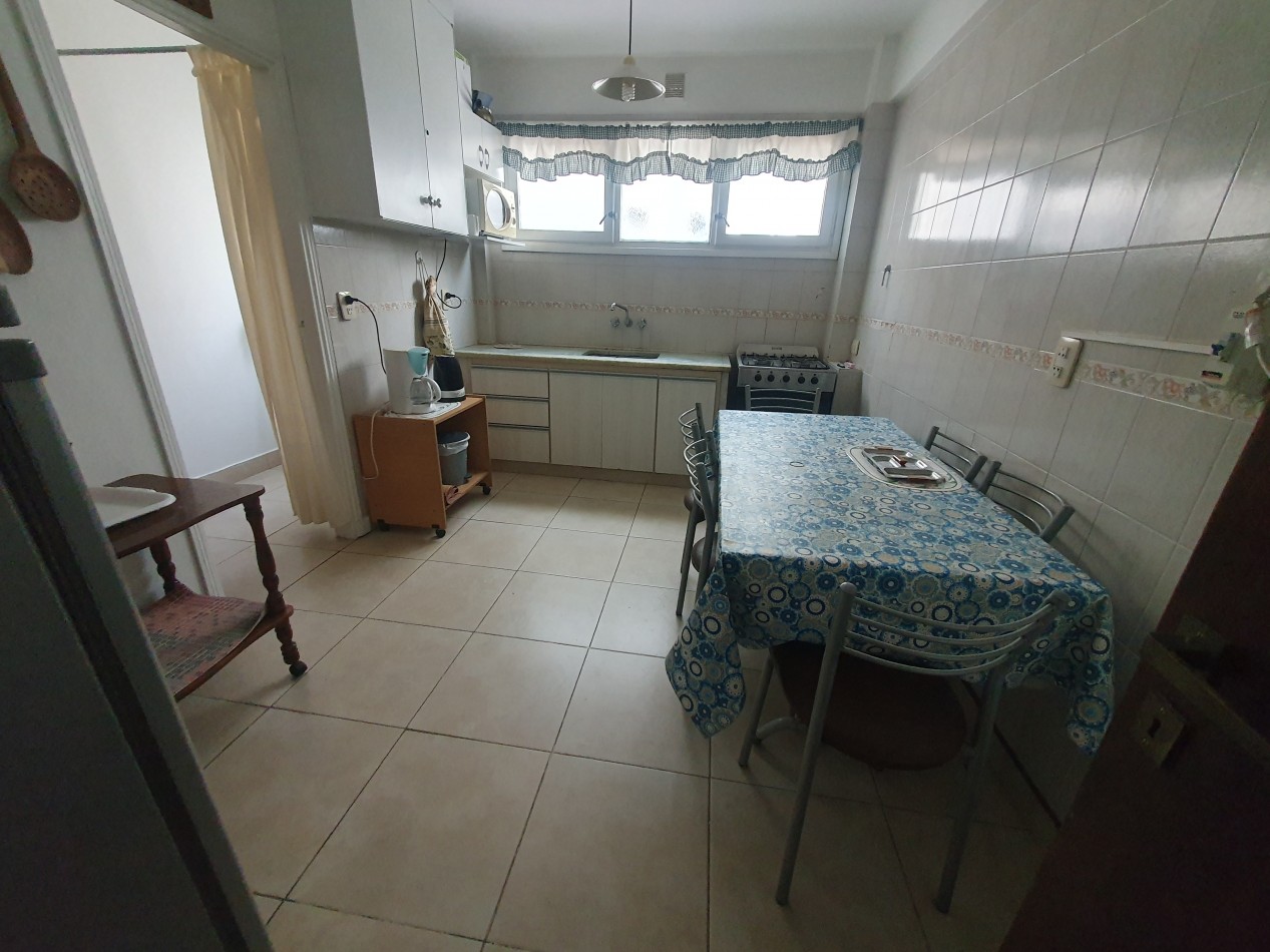 3 AMIENTES AL FRENTE CON DEPENDENCIA 