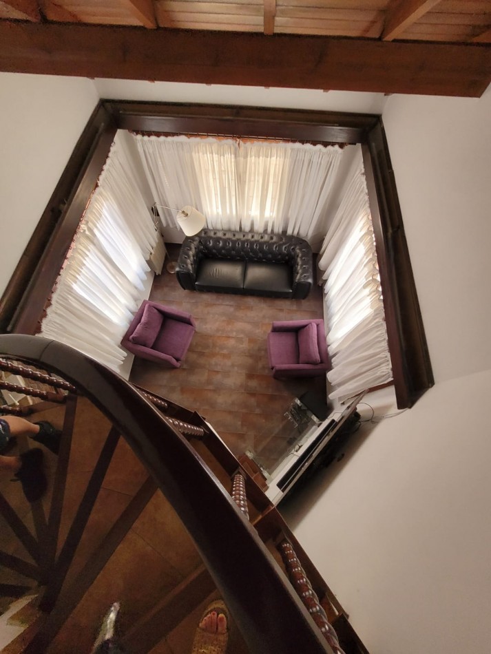 CHALET 4 AMBIENTES CON PISCINA 