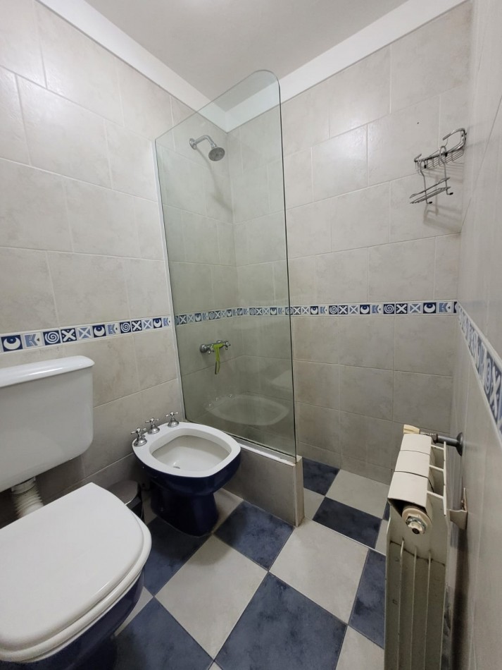 CHALET 4 AMBIENTES CON PISCINA 