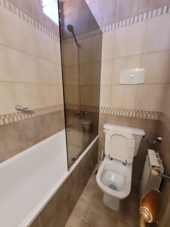 CHALET 4 AMBIENTES CON PISCINA 