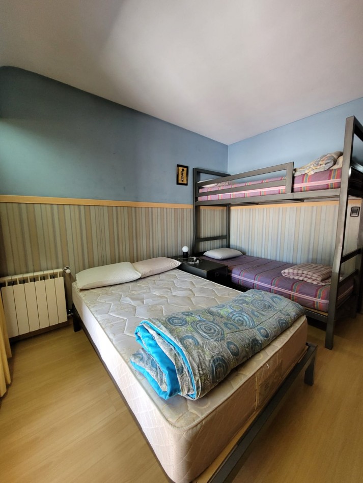 CHALET 4 AMBIENTES CON PISCINA 