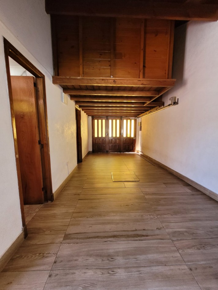 CHALET 4 AMBIENTES CON PISCINA 