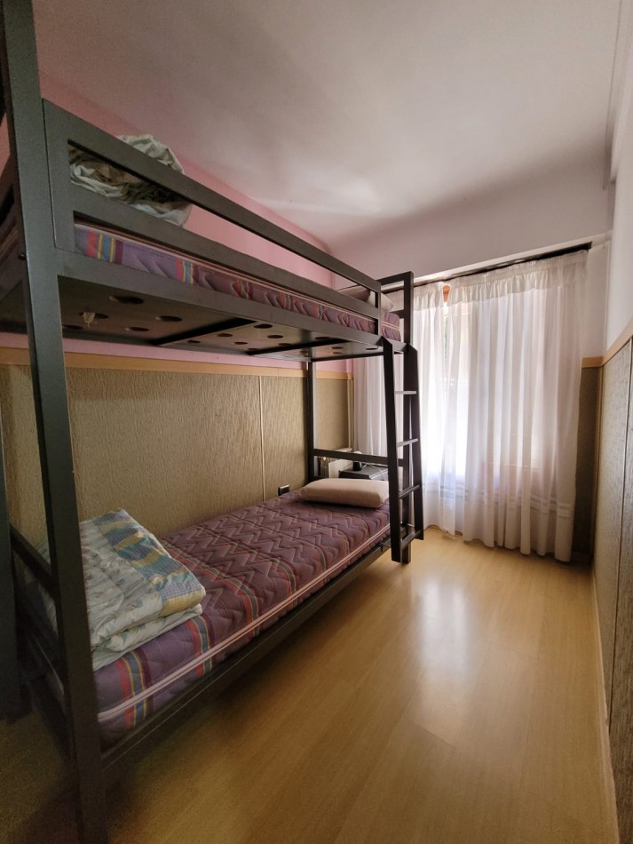 CHALET 4 AMBIENTES CON PISCINA 