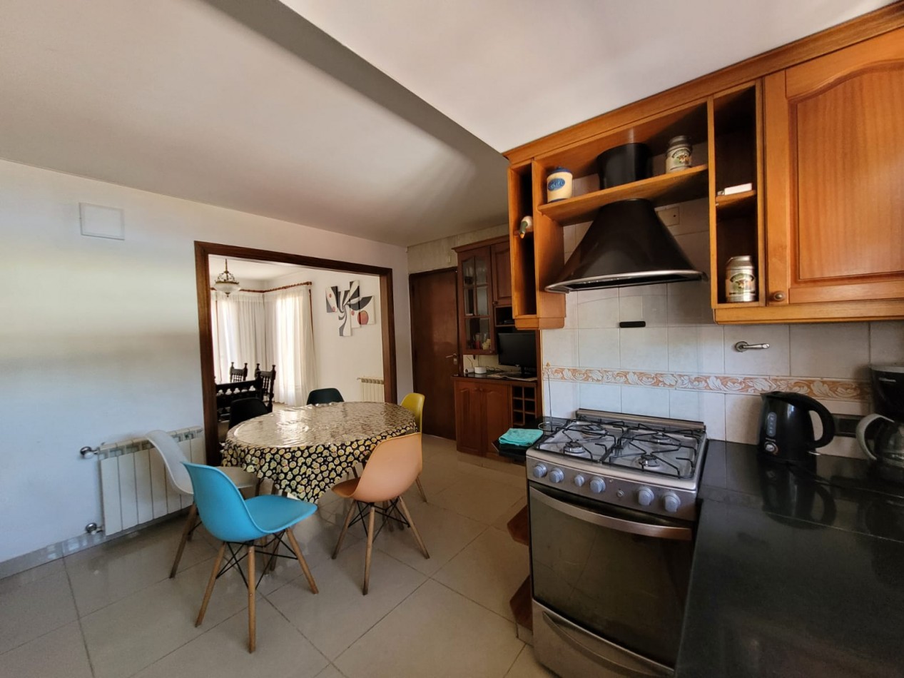 CHALET 4 AMBIENTES CON PISCINA 