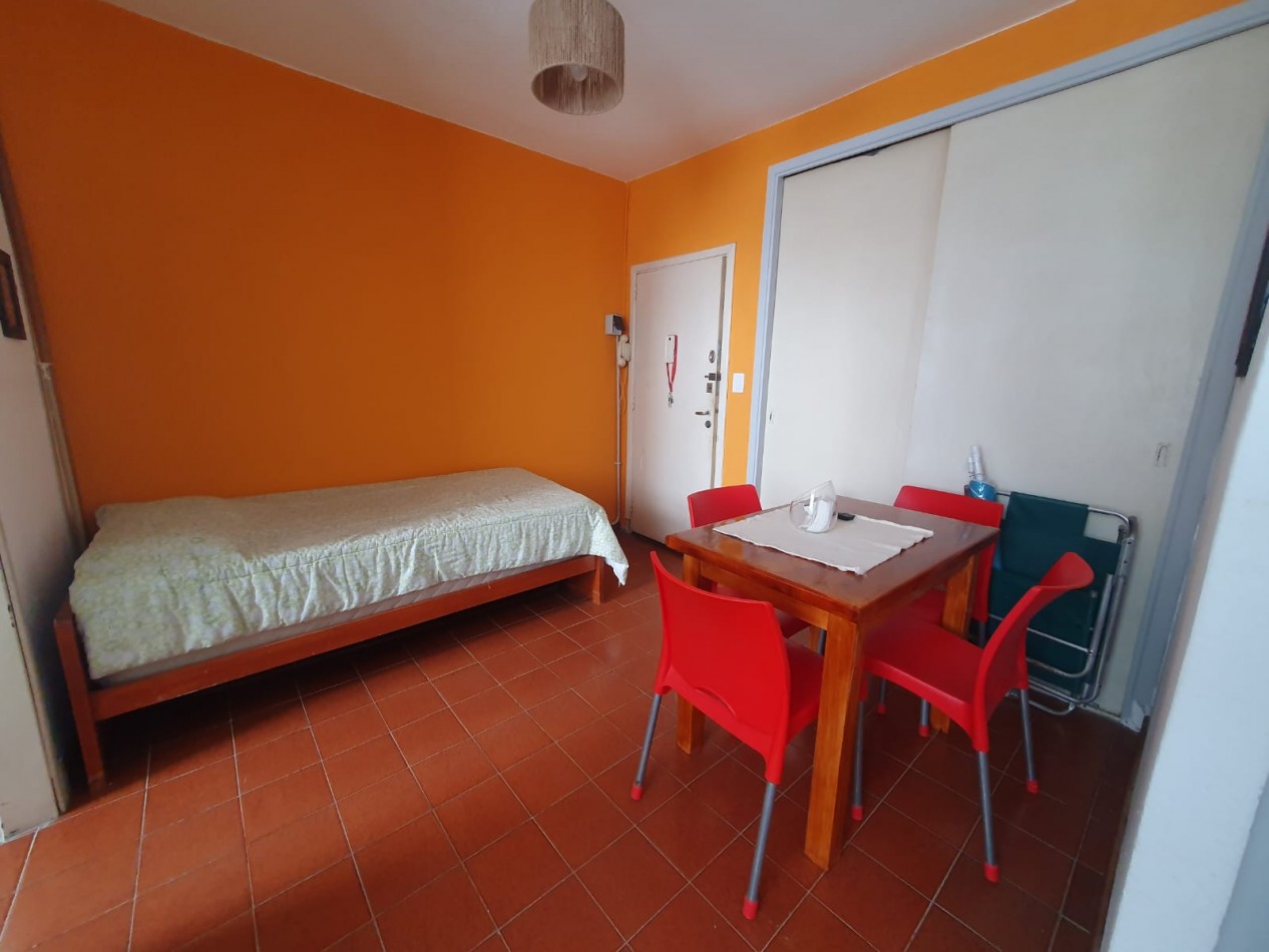 ALQUILER AMBIENTE Y MEDIO ESTUDIANTES