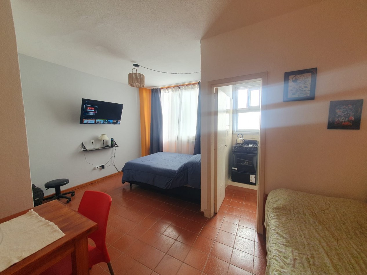 ALQUILER AMBIENTE Y MEDIO ESTUDIANTES