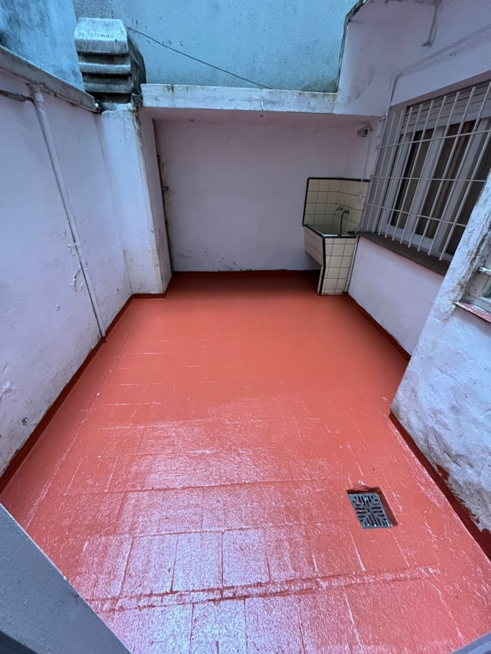 3 AMBIENTES A LA CALLE 