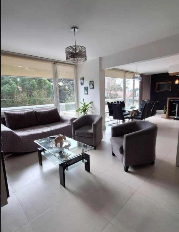 PISO EXCLUSIVO 4 AMBIENTES CON 2 COCHERAS - PLAYA GRANDE