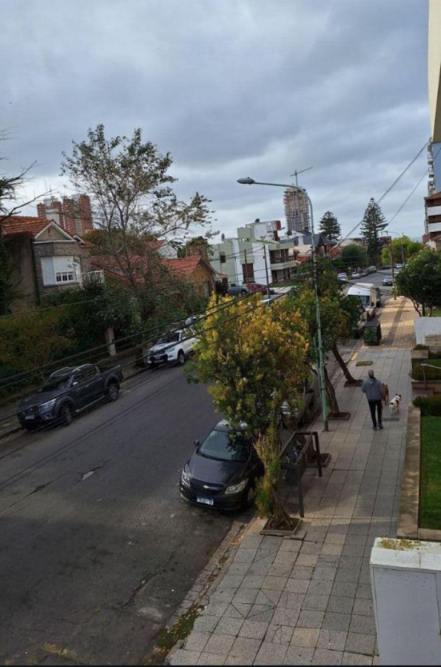 PISO EXCLUSIVO 4 AMBIENTES CON 2 COCHERAS - PLAYA GRANDE