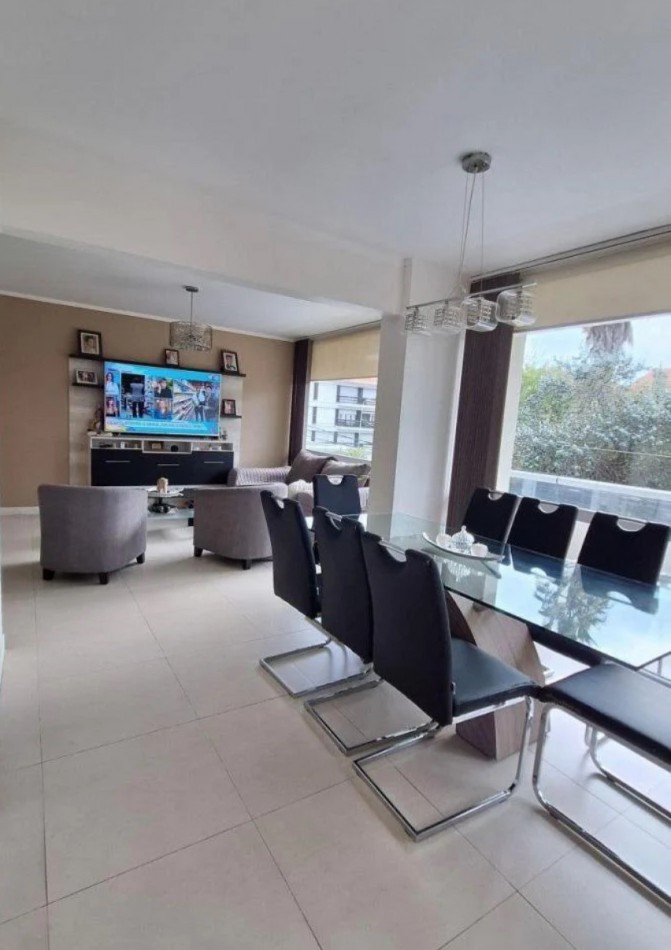 PISO EXCLUSIVO 4 AMBIENTES CON 2 COCHERAS - PLAYA GRANDE