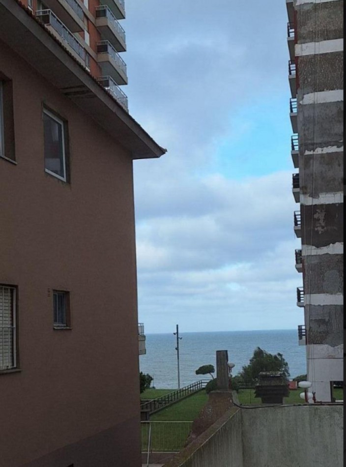 PISO EXCLUSIVO 4 AMBIENTES CON 2 COCHERAS - PLAYA GRANDE