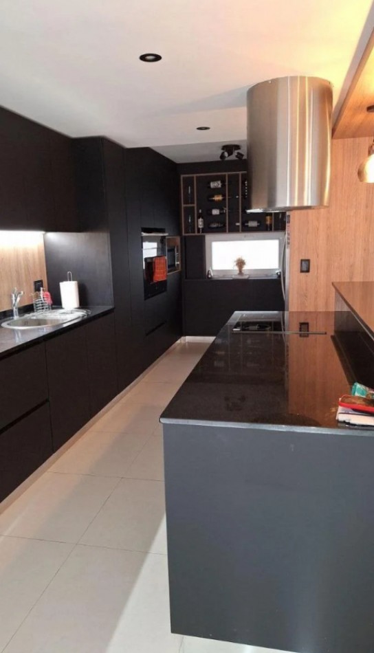 PISO EXCLUSIVO 4 AMBIENTES CON 2 COCHERAS - PLAYA GRANDE