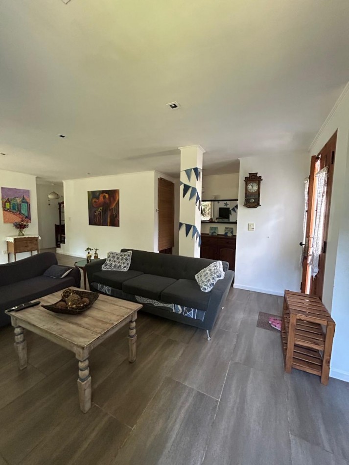 ALQUILER CASA DE 4 AMBIENTES 9 MESES