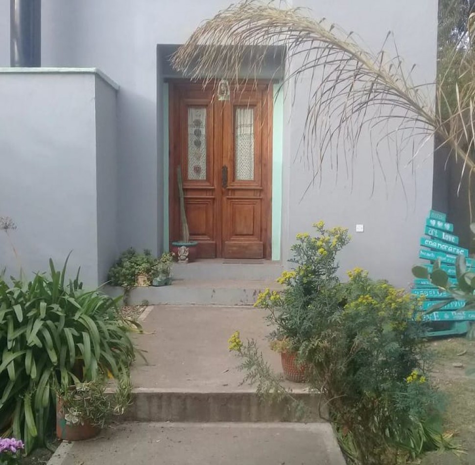 ALQUILER CASA DE 4 AMBIENTES 9 MESES