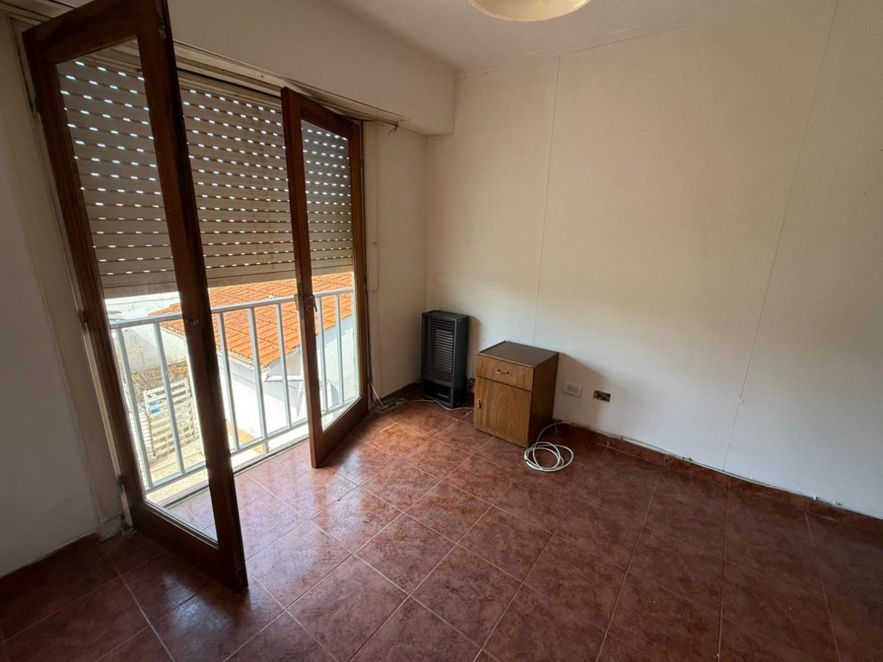 CHALET DE 4 AMBIENTES CON GARAGE - APTO CREDITO