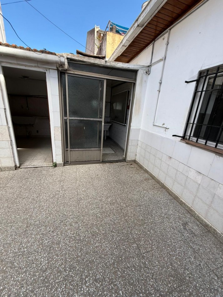 CHALET DE 4 AMBIENTES CON GARAGE - APTO CREDITO