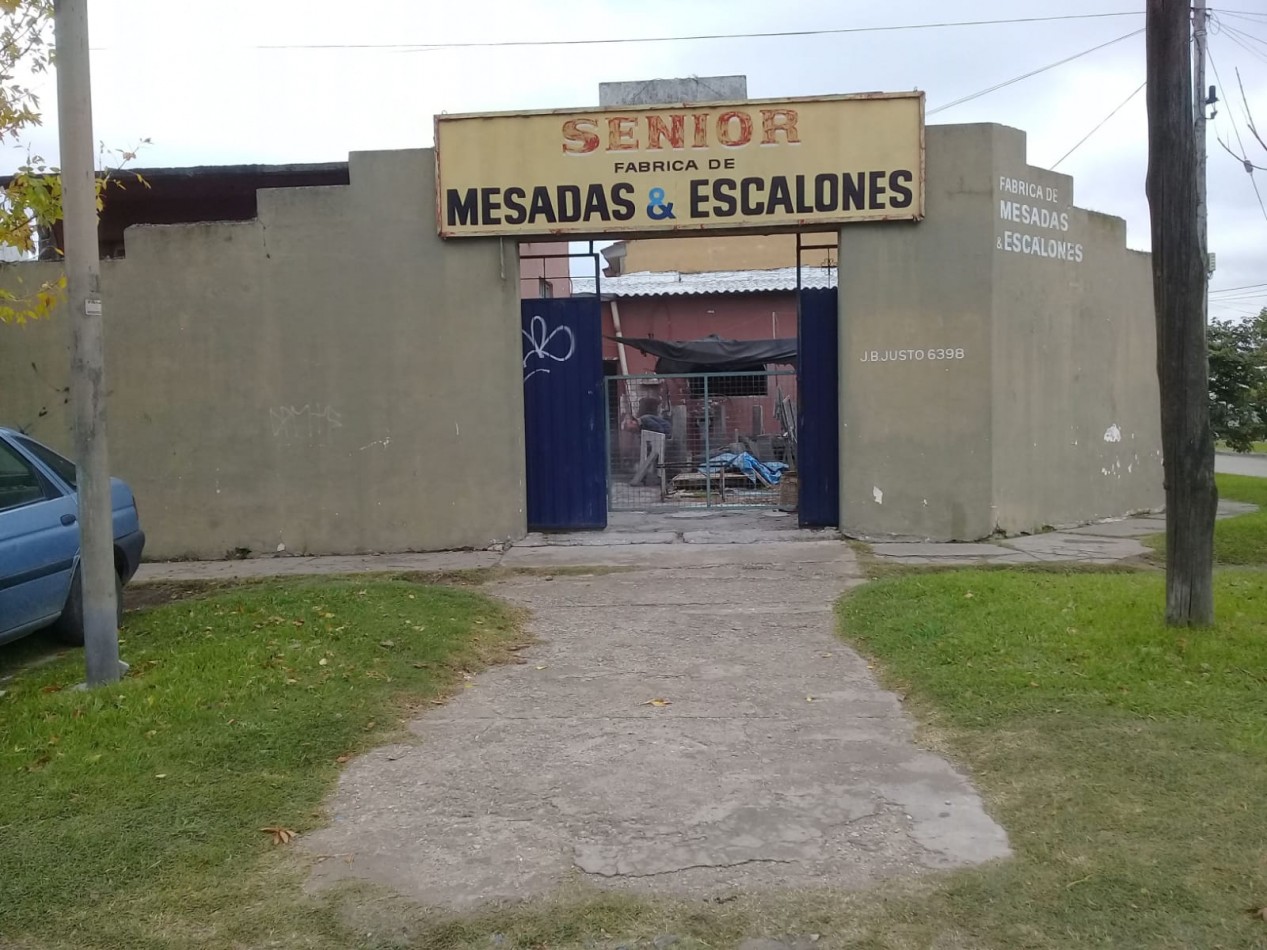 ESQUINA COMERCIAL. TERRENO CON GALPON A RECICLAR