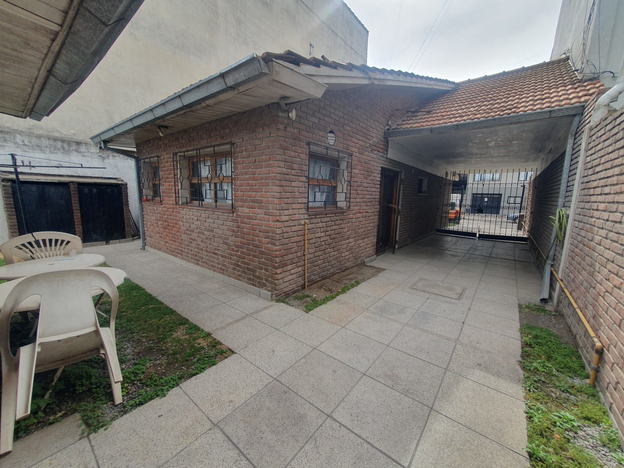 CASA 3 AMBIENTES CON GARAJE Y PATIO 