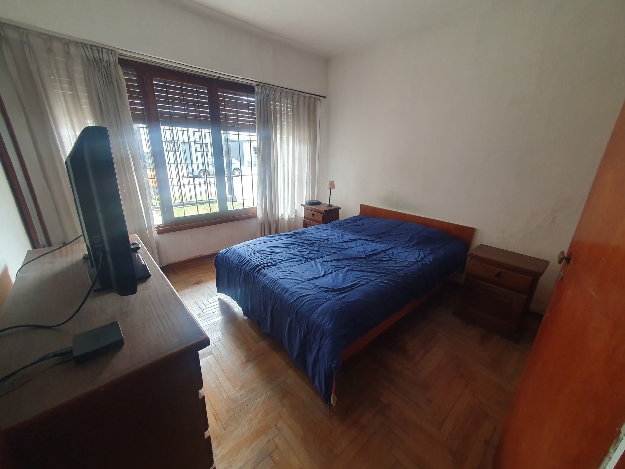 CASA 3 AMBIENTES CON GARAJE Y PATIO 