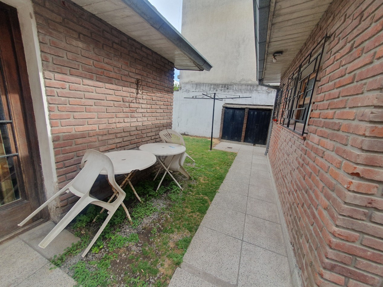 CASA 3 AMBIENTES CON GARAJE Y PATIO 