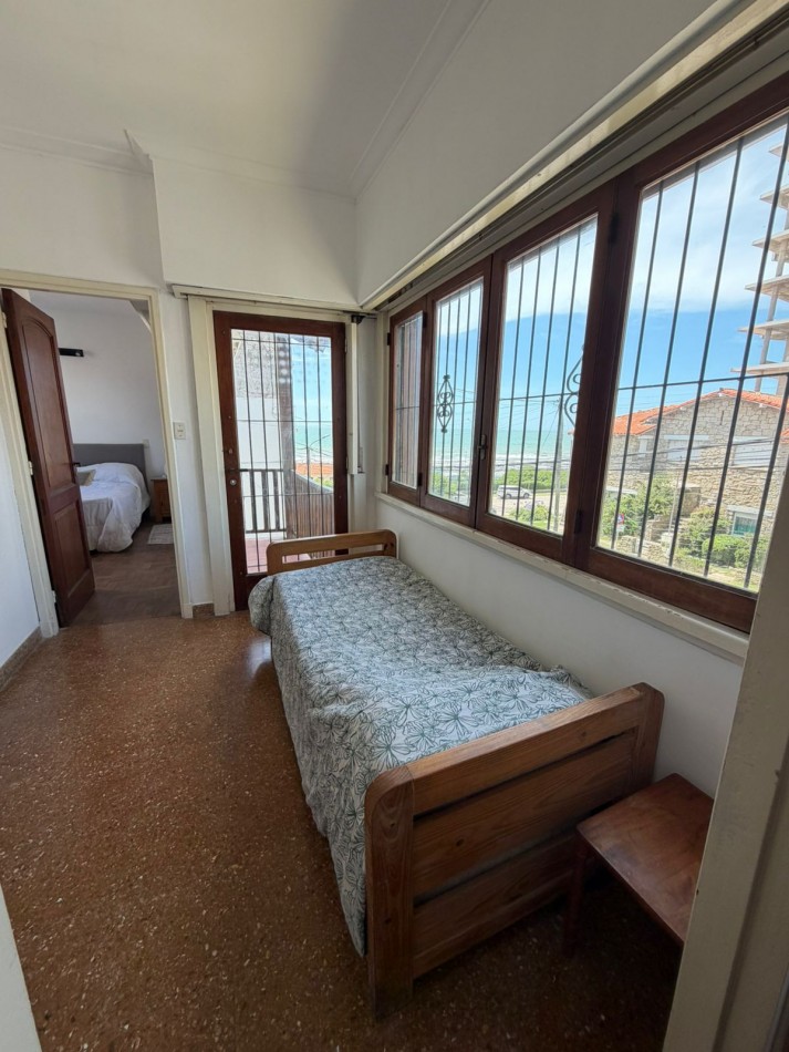 ALQUILER CASA DE 3 AMBIENTES CON VISTA AL MAR Y COCHERA  24 MESES