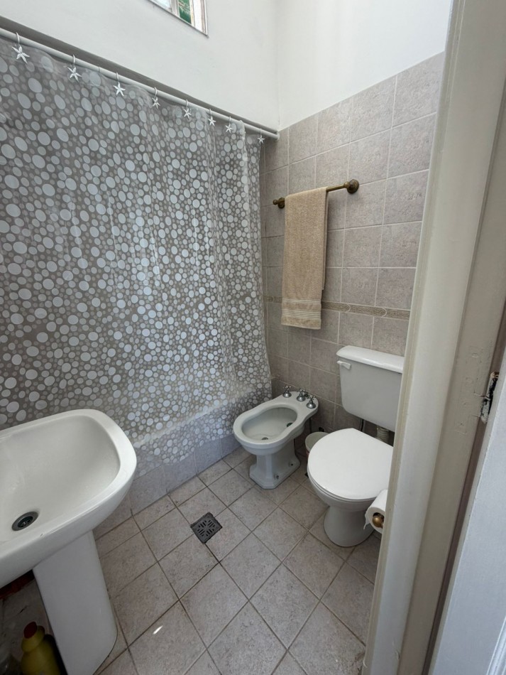 ALQUILER CASA DE 3 AMBIENTES CON VISTA AL MAR Y COCHERA  24 MESES