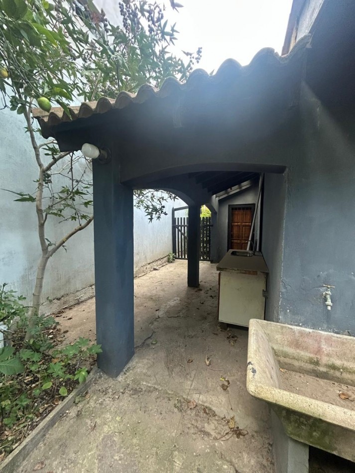 CASA 4 AMBIENTES CON PARQUE