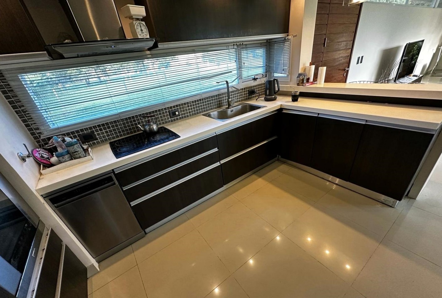 ALQUILER CASA 5 AMBIENTES 12 MESES EN ACANTILADOS