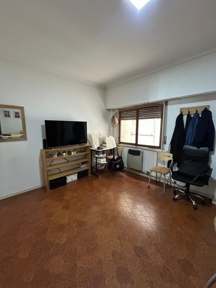 ALQUILER 3 AMBIENTES SOBRE AVENIDA COLON 