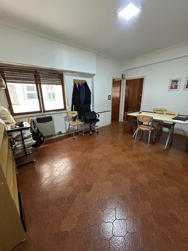 ALQUILER 3 AMBIENTES SOBRE AVENIDA COLON 