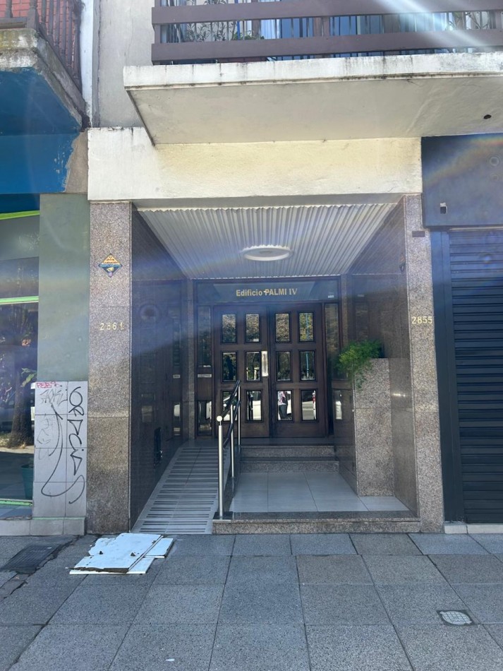 ALQUILER 3 AMBIENTES SOBRE AVENIDA COLON 