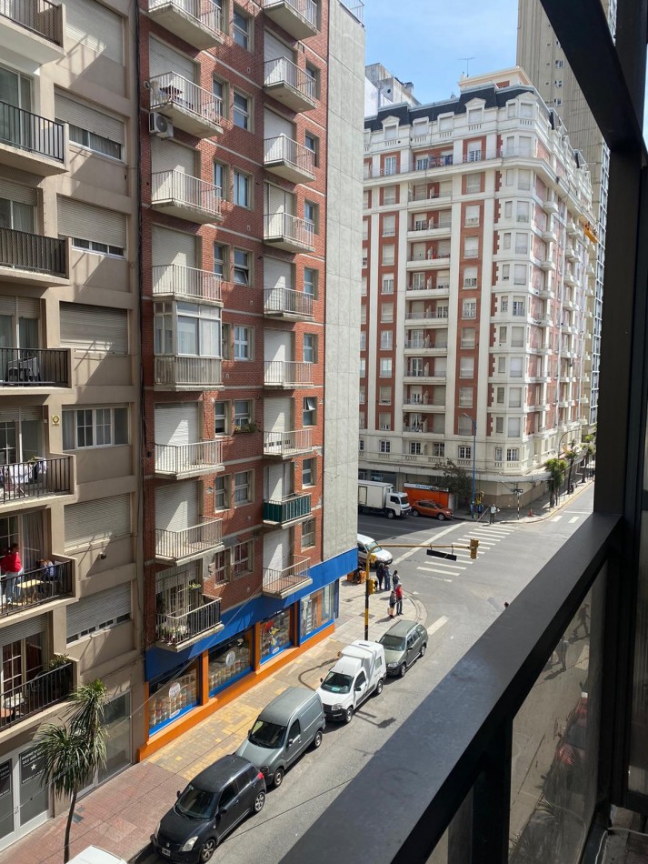 ALQUILER AMBIENTE CON BALCON A LA CALLE 