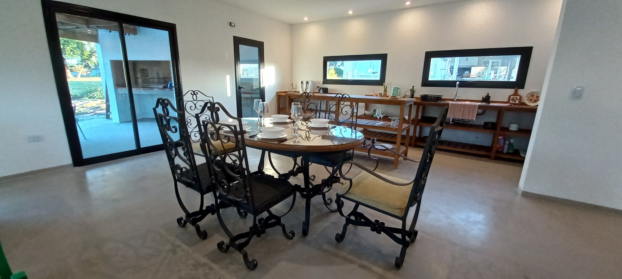 ALQUILER CASA 3 AMBIENTES CON DEPENDENCIA,  PILETA Y PARRILLA 24 MESES