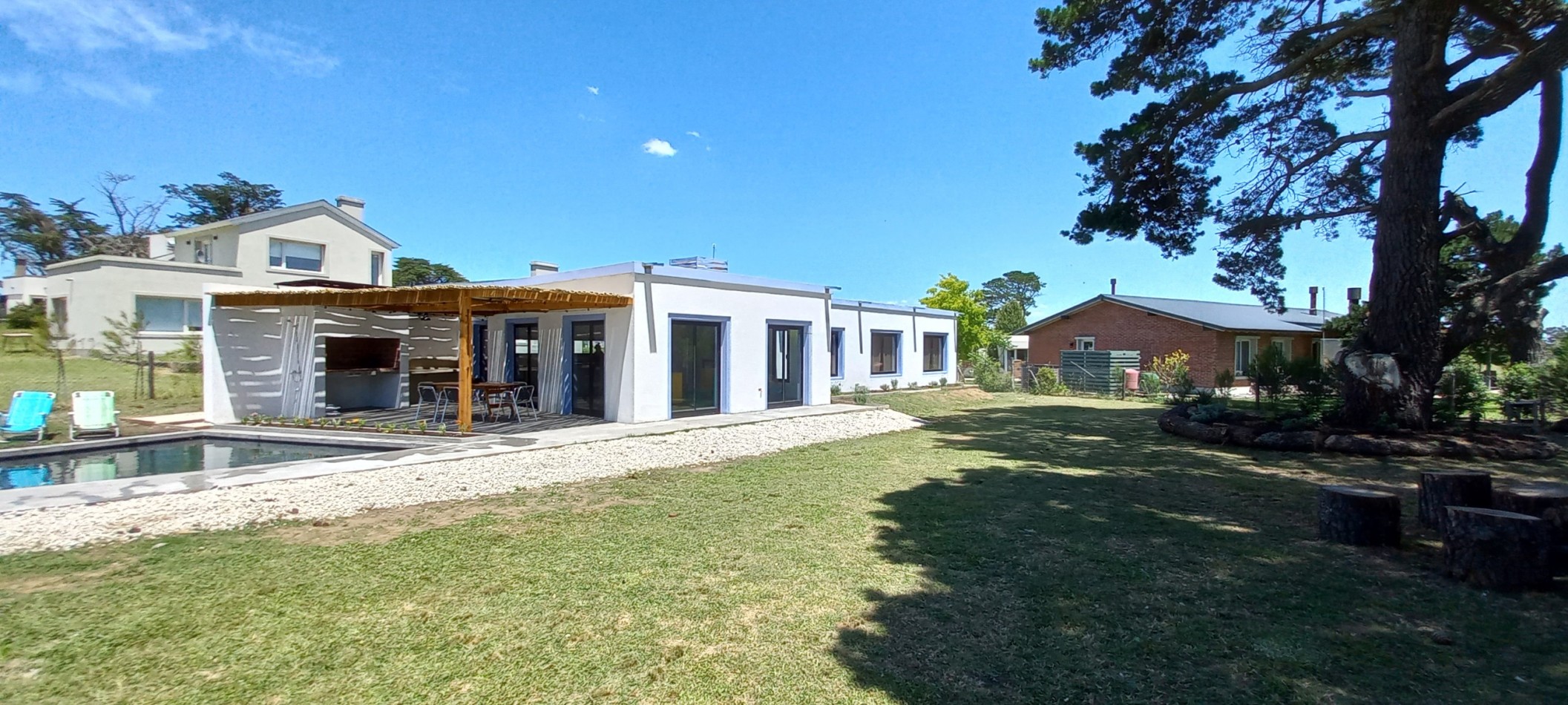 ALQUILER CASA 3 AMBIENTES CON DEPENDENCIA,  PILETA Y PARRILLA 24 MESES