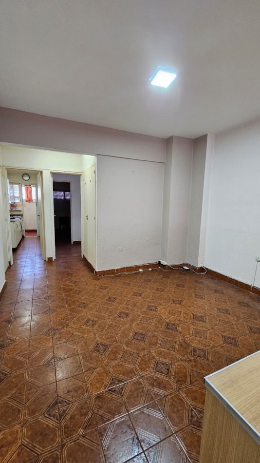 2 AMBIENTES CON BALCON