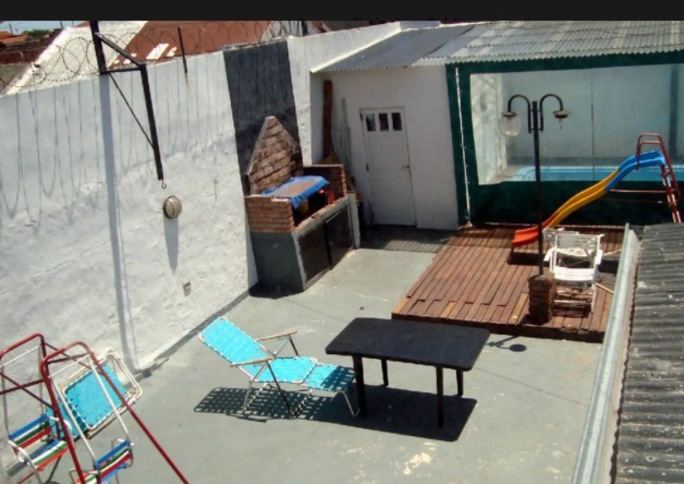 CASA DE 4 AMBIENTES CON PILETA