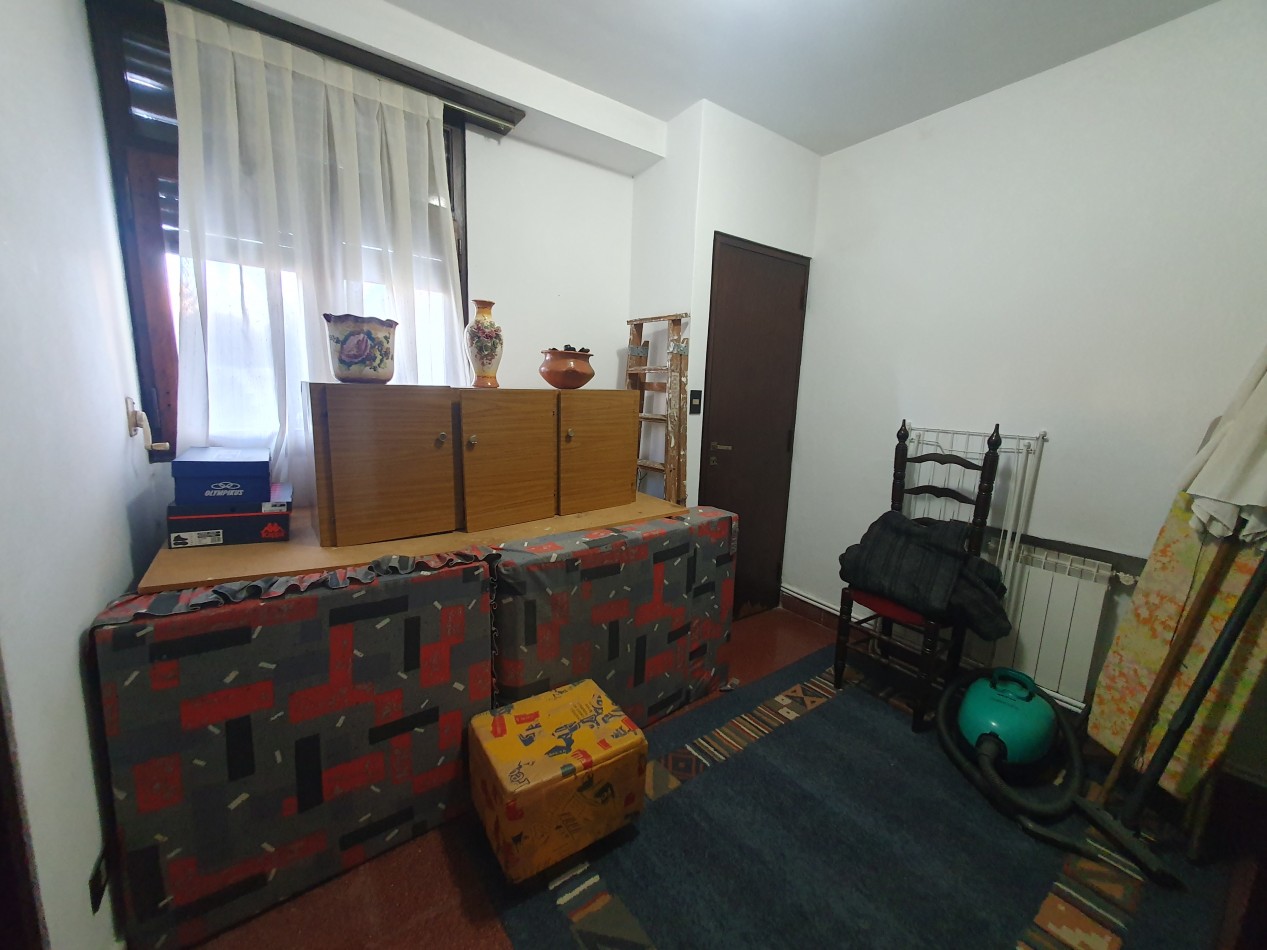 CASA DE 5 AMBIENTES CON COCHERA Y PILETA - ARENALES Y ROCA