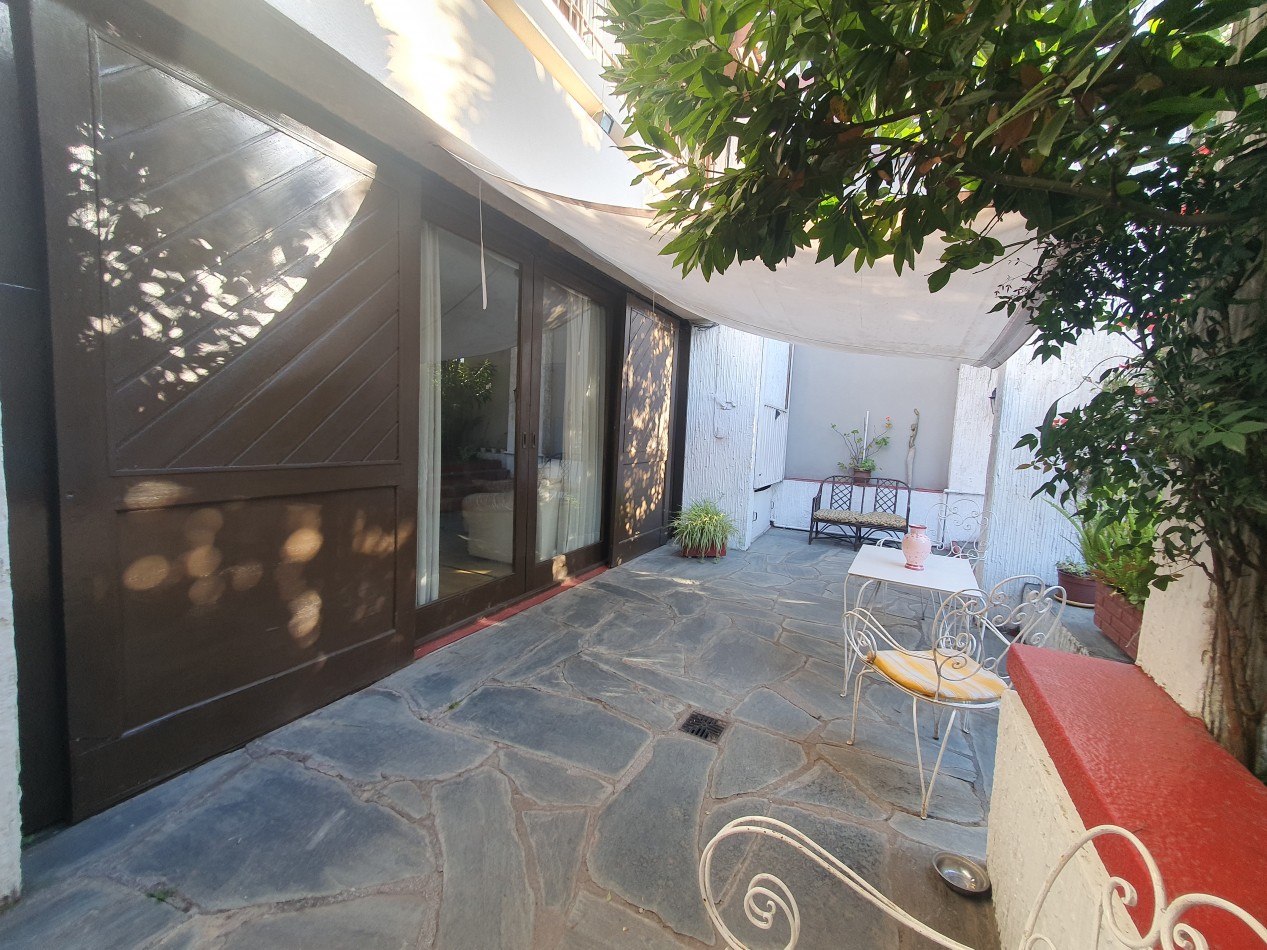 CASA DE 5 AMBIENTES CON COCHERA Y PILETA - ARENALES Y ROCA