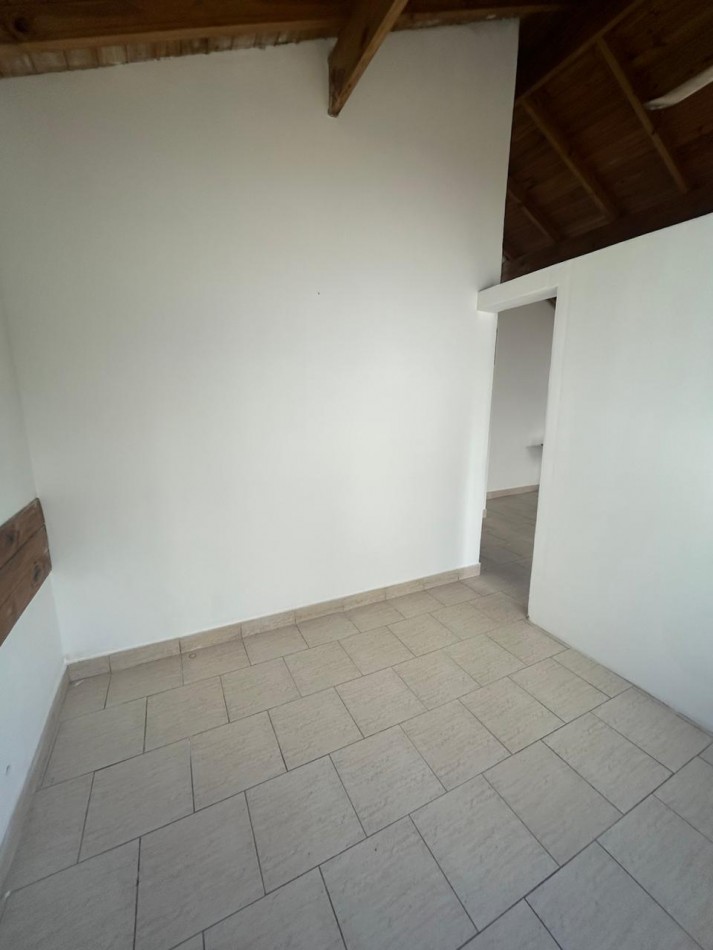 ALQUILER CASA DE 2 AMBIENTES CON COCHERA 24 MESES